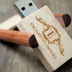 4 GB TWO TONE WOOD 2.0. FLASH DRIVES